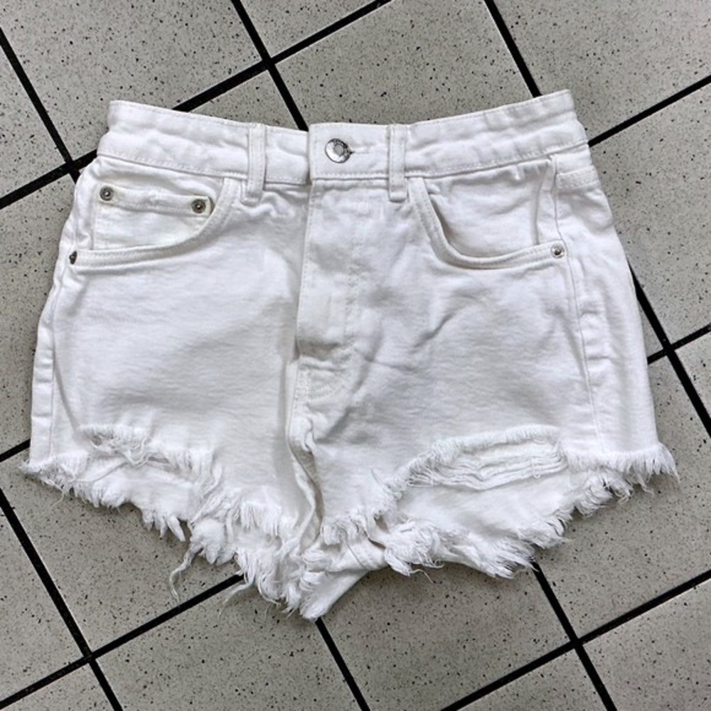 Zara Denim Shorts Women Size 2 White Excellent Distressed High Rise Frayed Hem